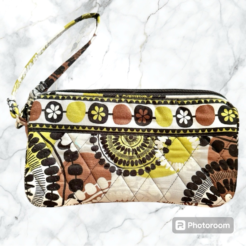 Vera Bradley Cocoa Moss Wristlet EUC